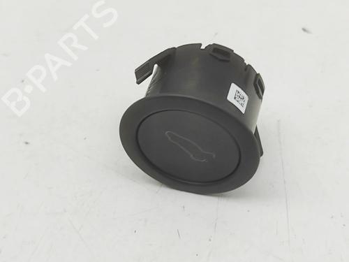 switch-tesla-model-3-5yj3-2017-33697925 main image