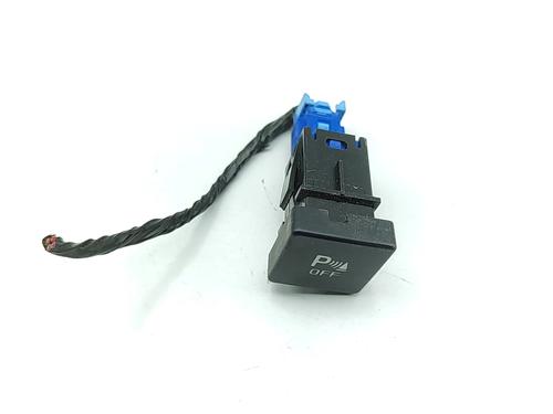 switch-isuzu-d-max-ii-tfr-tfs-2012-33381445 main image