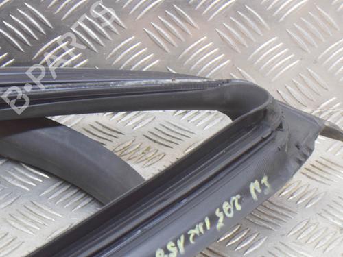 Rubber door seal MASERATI QUATTROPORTE VI 3.0 D | BP14622582C142 