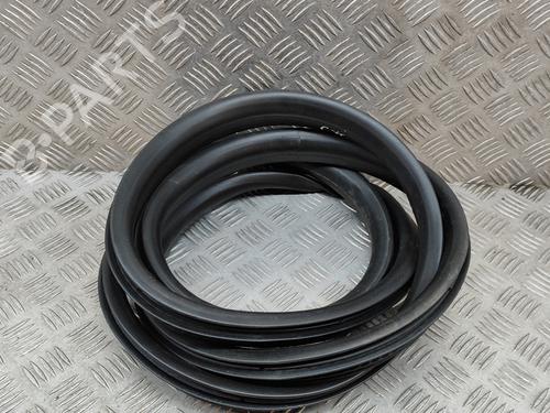 Used Rubber door seal VOLVO XC60 I SUV (156) D4 (190 hp) 16077251