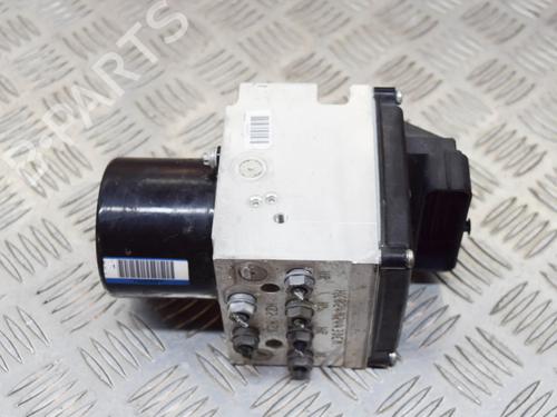 Used ABS pump RENAULT CLIO III (BR0/1, CR0/1) 1.2 16V (BR02, BR0J, BR11, CR02, CR0J, CR11) (75 hp) 6774873