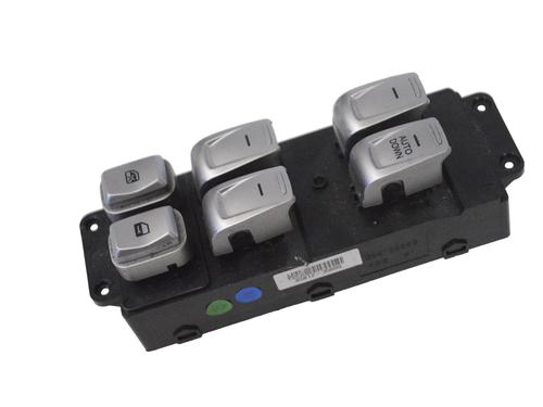 Used Right front window switch Right front window switch SSANGYONG TIVOLI 1.6 (128 hp) 33361151 33361151