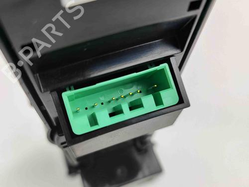 Switch VOLVO XC40 (536) B4 Mild-Hybrid | BP28433759I30