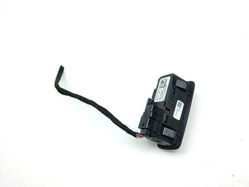 Switch TESLA MODEL Y (5YJY) Long Range All-wheel Drive | BP36232109I30 - Image 4