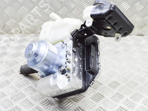 Used Servo brake VOLVO XC60 II (246) B4 Mild-Hybrid AWD (197 hp) 27762138