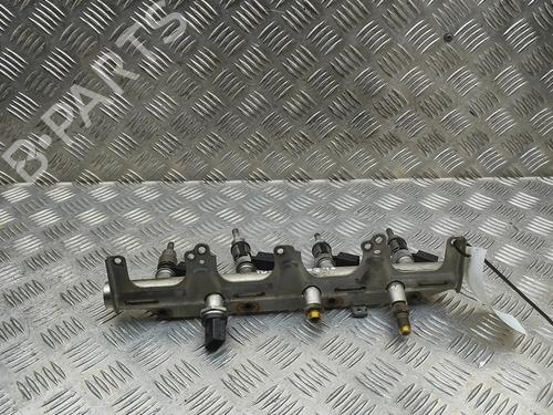 Used Injection rail Injection rail VW GOLF V Variant (1K5) 2.0 TFSI (200 hp) 33433678 33433678