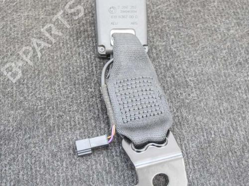 Used Seat buckle BMW 3 (F30, F80) 316 d (116 hp) 14607976