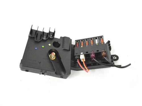 Fuse box MERCEDES-BENZ CLS (C219) CLS 350 (219.356) | BP33347923E1 - Image 2