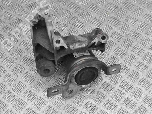 Used Engine mount VOLVO V60 I (155) D5 (215 hp) 6728370