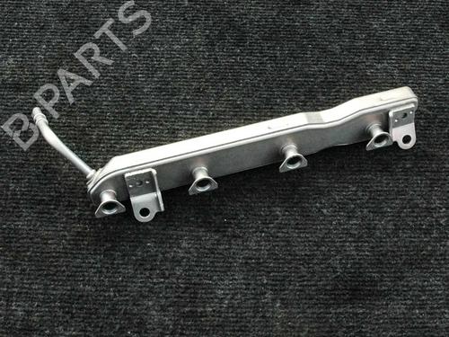 Used Injection rail Injection rail TOYOTA YARIS (_P13_) 1.3 (NSP130_, NSP130) (99 hp) 6716817 6716817