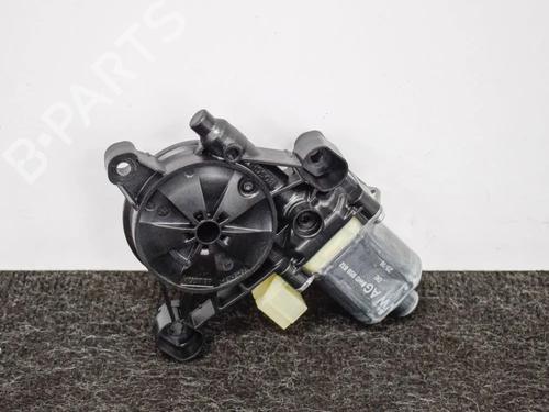 Rudehejsemotor bagstkærm højre AUDI A4 B9 Avant (8W5, 8WD) 2.0 TDI (150 hp) 6745746