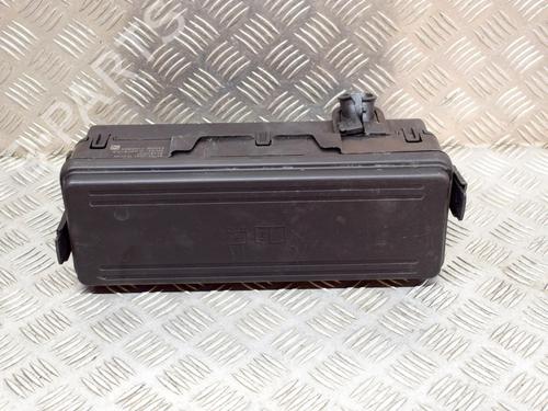 Used Fuse box LAND ROVER DISCOVERY V (L462) D300 MHEV 4x4 (300 hp) 28732535