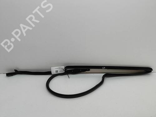 Dørlist Dørlist LAND ROVER RANGE ROVER VELAR (L560) 3.0 D300 SDV6 4x4 (300 hp) 21187981 21187981