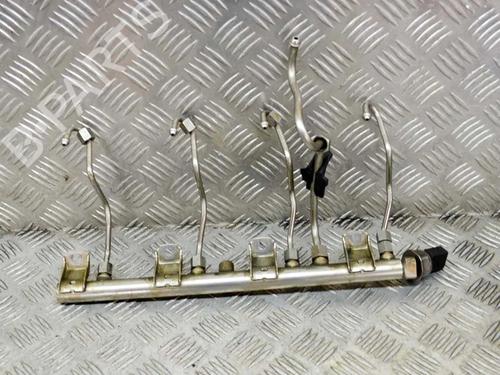 Used Injection rail Injection rail BMW 5 (F10) 550 i xDrive (408 hp) 9228399 9228399