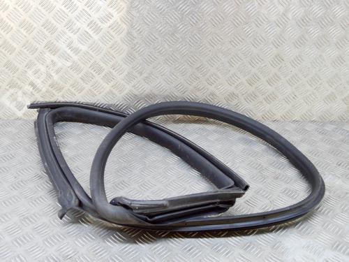 Used Rubber door seal Rubber door seal MASERATI GHIBLI III (M157) 3.0 S (409 hp) 14648326 14648326