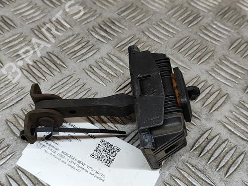 Used Hinge/Door check strap MERCEDES-BENZ VITO / MIXTO Van (W639) 113 CDI 4x4 (639.601, 639.603, 639.605) (136 hp) 27773884