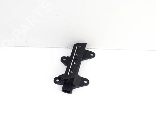 switch-jaguar-i-pace-x590-2018-27763497 main image