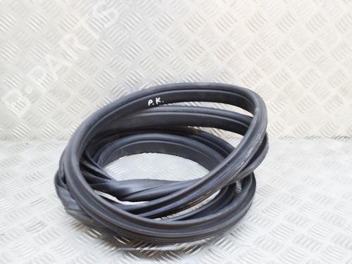 Used Rubber door seal TESLA MODEL X (5YJX) P100D AWD (772 hp) 15376434