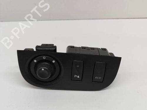 Used Switch DACIA SANDERO II TCe 90 (B8M1, B8MA, B8AC) (90 hp) 18739677