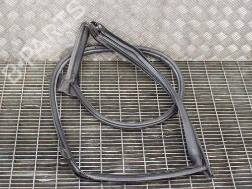 Used Rubber door seal TESLA MODEL 3 (5YJ3) EV (283 hp) 27747736
