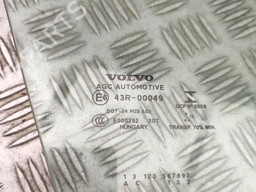 Front right door window VOLVO V40 Cross Country (526) D2 | BP32119512C19