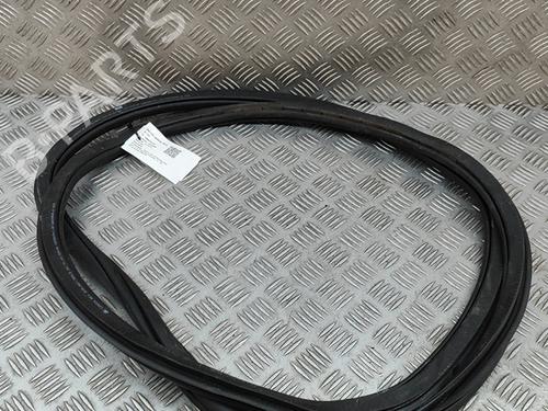 Used Rubber door seal SKODA SUPERB III Estate (3V5) 2.0 TDI 4x4 (150 hp) 26524174