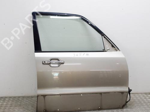 Used Right front door MITSUBISHI PAJERO III (V7_W, V6_W) 3.2 Di-D (V68W, V78W) (165 hp) 10368117