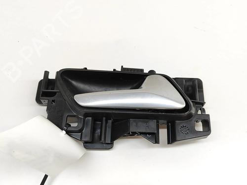 Used Front right interior door handle Front right interior door handle PEUGEOT 3008 II SUV (MC_, MR_, MJ_, M4_) Hybrid (224 hp) 28554477 28554477