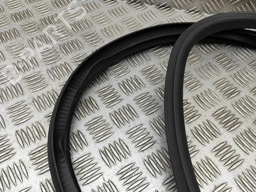 Gummiliste TESLA MODEL Y (5YJY) Long Range All-wheel Drive | BP30856776C142 