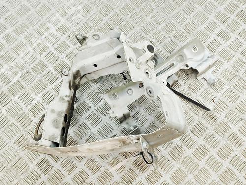 support-vw-touareg-cr7-rc8-2017-32755893 main image