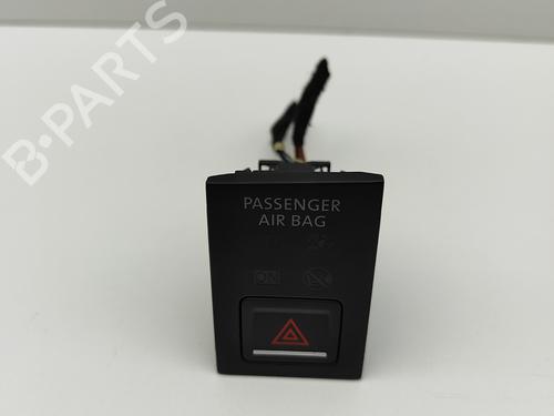 Advarselsbryter VW GOLF VII Variant (BA5, BV5) 2.0 TDI (150 hp) 29920216