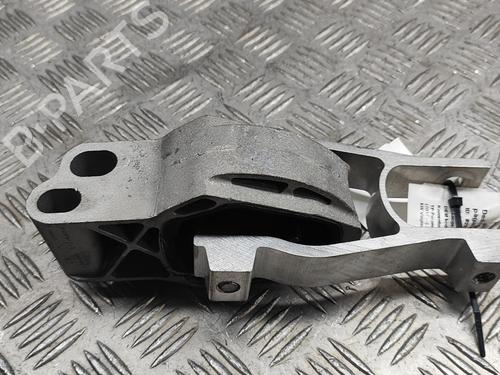 Used Engine mount VOLVO XC40 (536) B3 Mild-Hybrid (163 hp) 28555540