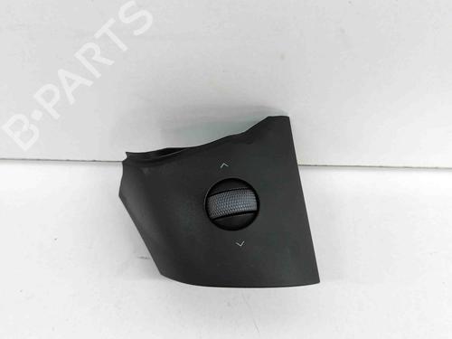 Steering wheel controls TESLA MODEL Y (5YJY) EV Performance All-wheel Drive | BP29485959E15 