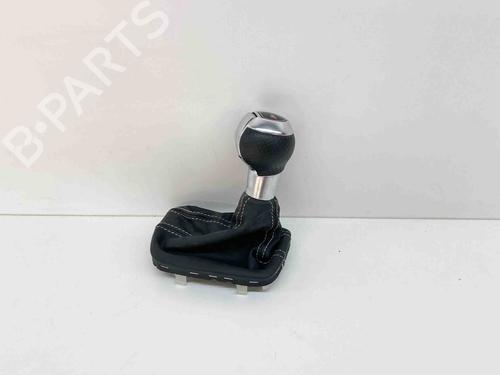 Used Shift knob AUDI Q3 (8UB, 8UG) 2.0 TDI quattro (150 hp) 6864655