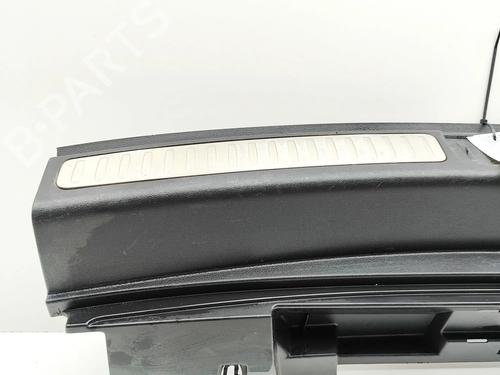 Tailgate trim PORSCHE MACAN (95B) 3.0 S | BP38018962C151 - Image 2
