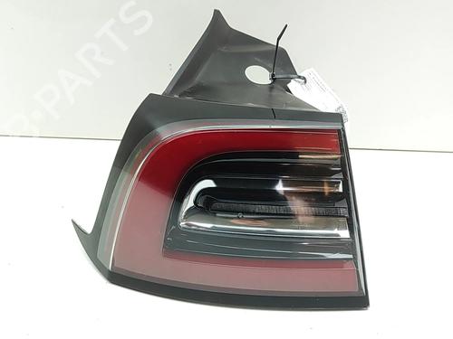 Used Left taillight Left taillight TESLA MODEL 3 (5YJ3) EV AWD (441 hp) 33732585 33732585
