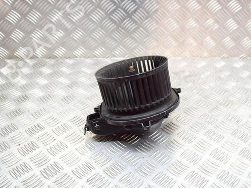 Used Heater blower motor BMW 4 Coupe (F32, F82) 420 d (184 hp) 8843119