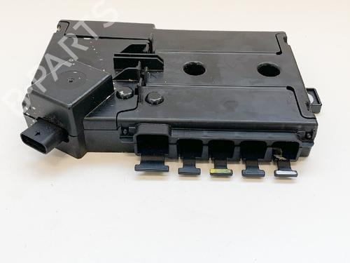 Used Fuse box MERCEDES-BENZ C-CLASS (W205) C 300 BlueTEC Hybrid / h (205.012) (231 hp) 6764149