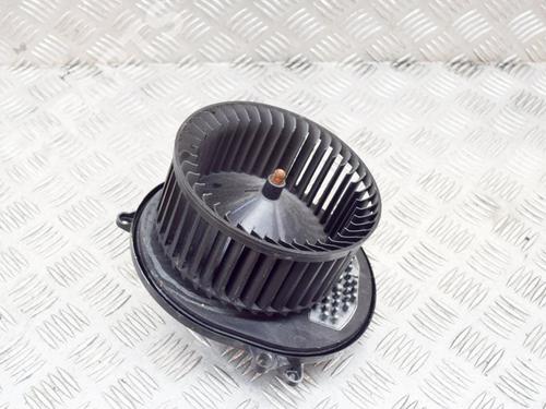 Used Heater blower motor Heater blower motor BMW 3 (F30, F80) 320 d (184 hp) 8843479 8843479