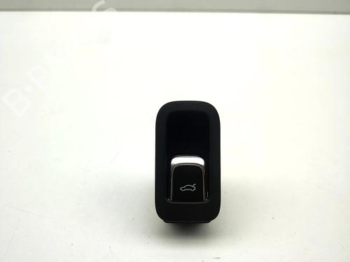 Kombi Kontakt / Stilkkontakt Kombi Kontakt / Stilkkontakt 38706575 38706575