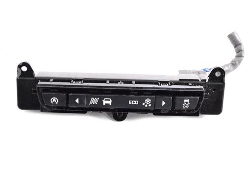 switch-jaguar-xe-x760-2015-33349722 main image