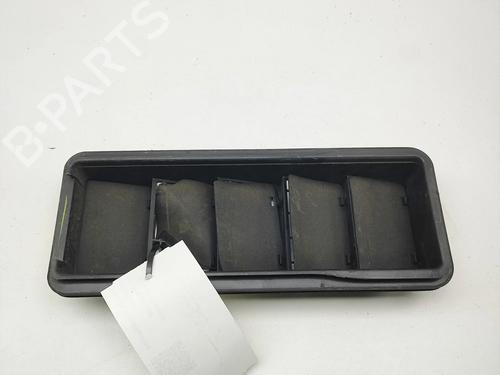grille-jaguar-xe-x760-2015-36565019 main image