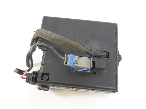 Used Fuse box Fuse box VOLVO S60 I (384) D5 (185 hp) 9898495 9898495