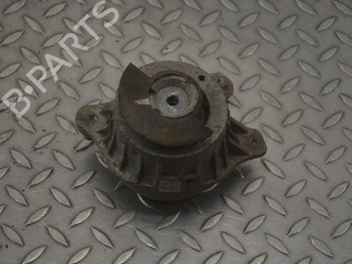 Used Engine mount Engine mount MERCEDES-BENZ C-CLASS (W205) C 200 (205.042) (184 hp) 30284107 30284107