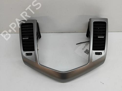 Used Air vent CHEVROLET CRUZE (J300) 2.0 CDI (125 hp) 25787307