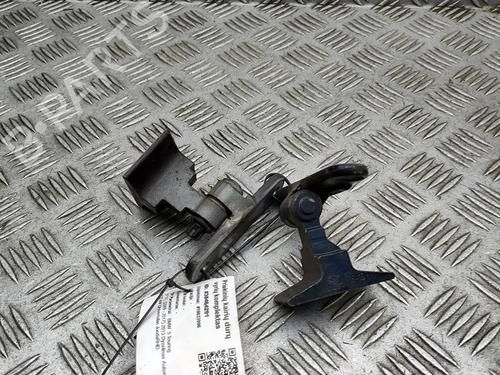 Used Hinge/Door check strap Hinge/Door check strap 39073516 39073516