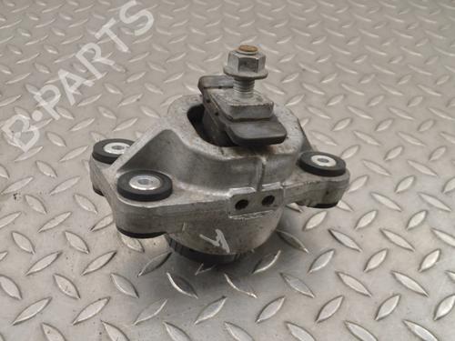Used Engine mount Engine mount LAND ROVER RANGE ROVER SPORT II (L494) 3.0 SDV6 4x4 (306 hp) 33351929 33351929
