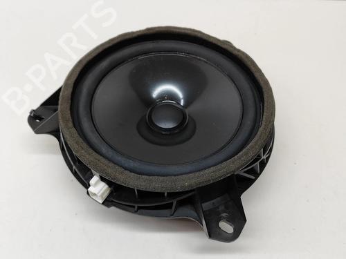 speaker-lexus-ux-_aa1_-_ah1_-_ma1_-2018-27768186 main image