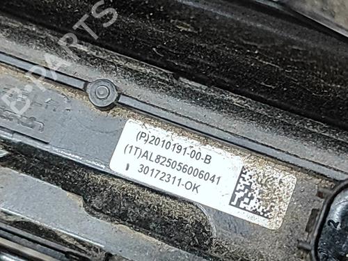 Rear center light TESLA MODEL Y (5YJY) Long Range All-wheel Drive | BP33624716I39  - Image 10