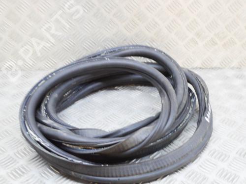 Rubber door seal TESLA MODEL X (5YJX) P100D AWD | BP15376430C142